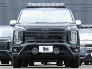 新型デリカd5をスマイルモータースにて、フルカスタムをしました^^ リフトアップカスタムやGOKUBUTO・ルーフラック・カスタムタイヤホイールを装着し外装もかっこいいデリカd5に仕上げました^^